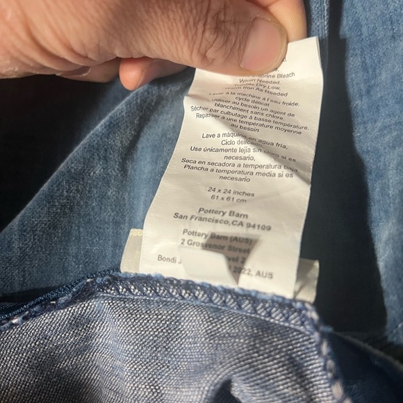 Pottery barn pair of 100% cotton Blue velvet Pillow Covers 24x24 - Picture 4 of 4